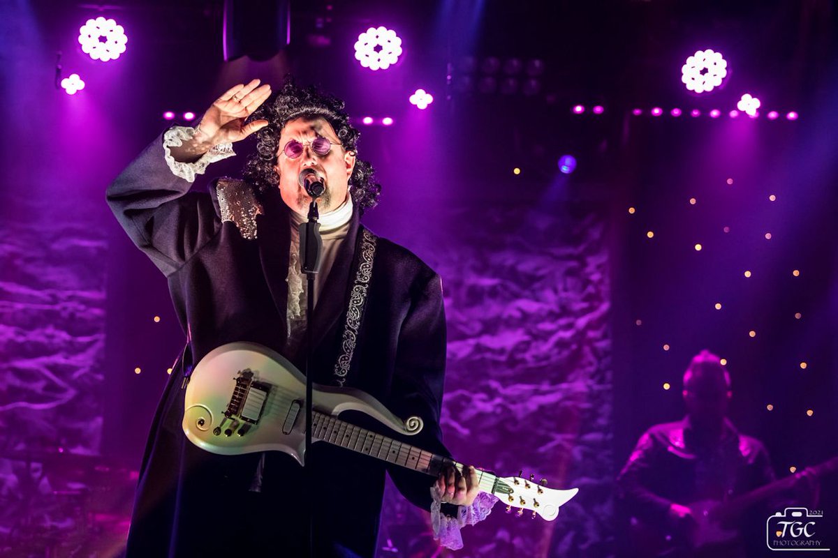 TGC Photos Branson tweet media