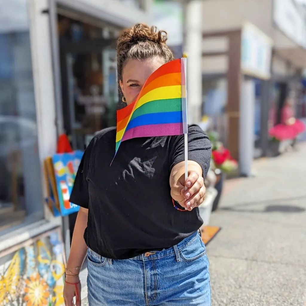 ❤️🧡💛💚💙💜🖤🤎🤍 

July 31st marks the beginning of #PrideWeek in #RichmondBC and there will be a variety of inclusive events and interactive activities to enjoy. 

Learn more ➡️ bit.ly/3DuqB1j 

📸 : amonkeytree (In)

#RichmondPride2023 @Richmond_BC @RPLBC