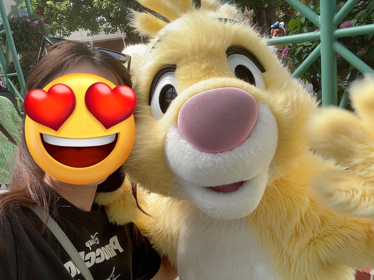 disney230thv's tweet photo. 7/24 ディズニーランド行ってきました❤️
ハグ解禁初めてのハグはラビットでした🐰❤️
すごく暑かったけどグリたくさんできて満足💓
パレードも課金した😁 https://t.co/qfiBHqGpYO