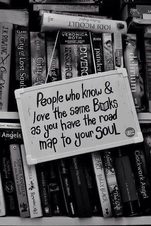 literlandweb1's tweet photo. ¿Qué libro regalarías si quisieras que esa persona no te olvidara nunca? https://t.co/NONTlr2P4h
