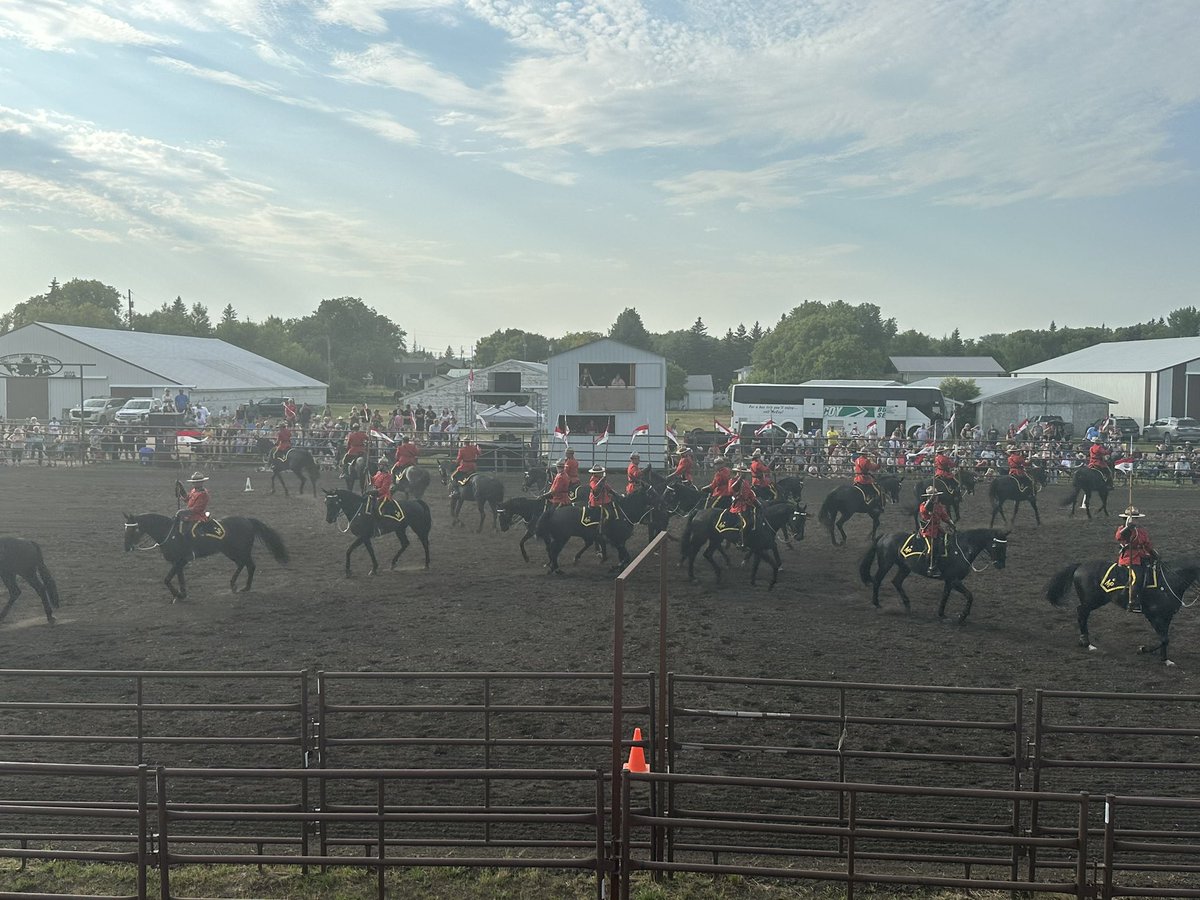 Yesterday I had the joy to attend the RCMP Musical Ride in Virden. The performance celebrates the 150th anniversary of the RCMP &amp; supports front-line police operations by building relationships, supporting recruitment &amp; promoting the RCMP in communities.

#mbpoli #manitoba