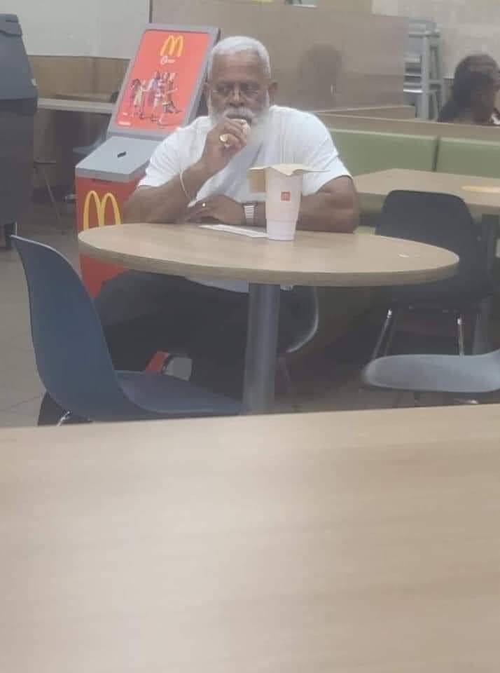 Claude lookin like he still ain't talking to Ray 🤣