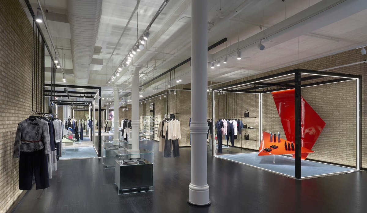 cppluxury's tweet photo. Emporio Armani returns to Soho (New York) with a new store at Spring Street
https://t.co/ymJVvmsG7I
#EmporioArmani #Armani #ArmaniGroup #Soho #SohoNewYork #NewYork #Manhattan #newopening #luxury #luxuryfashion #fashion #luxuryretail #luxuryboutique #luxurybusiness @armani https://t.co/XDveVvf4a8