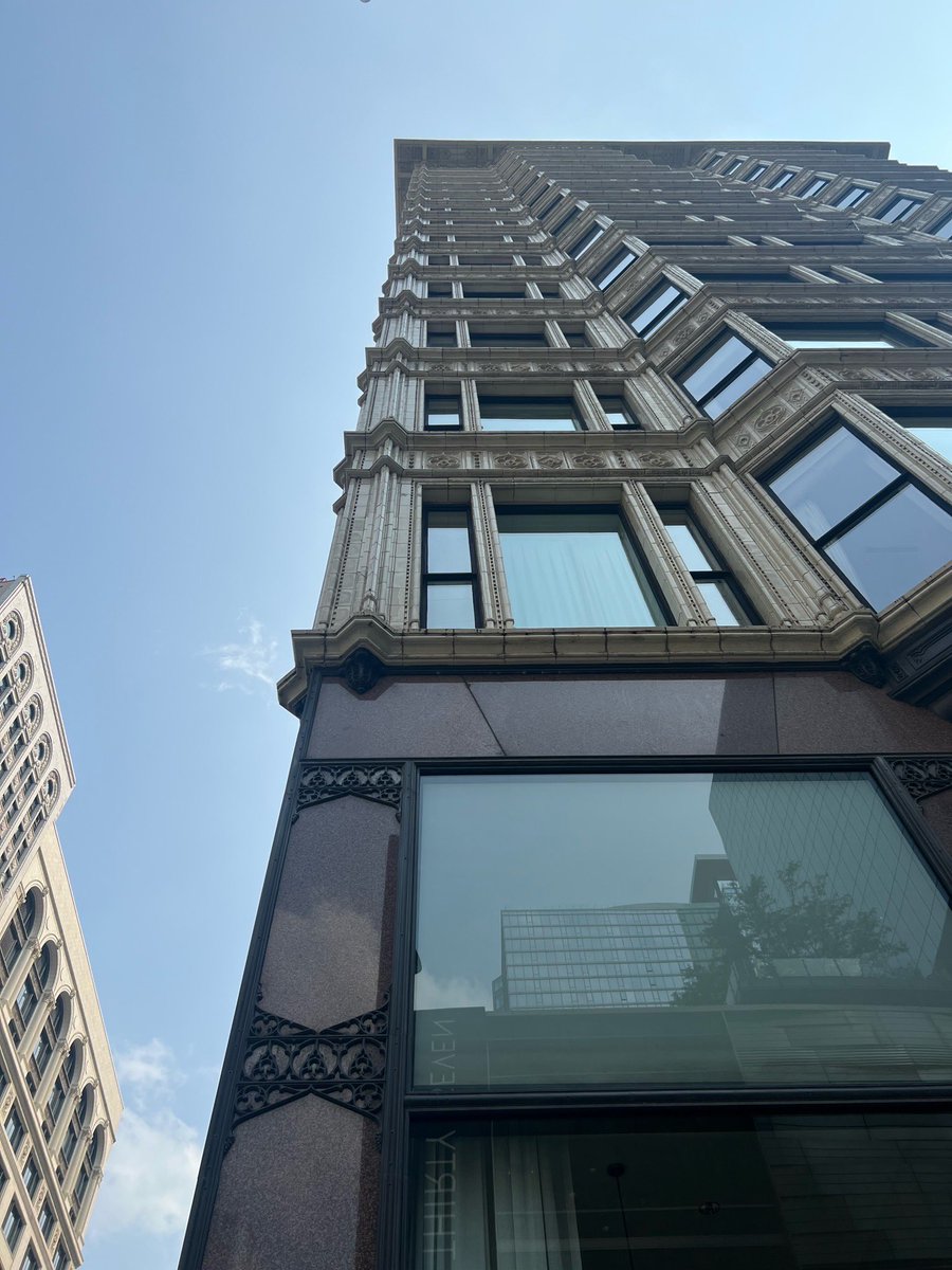 As part of our summer immersion program this year, instructor Lloyd Natof led a walking tour of Downtown Chicago. We explored some of Chicago's historic landmarks. More updates on our summer to come soon!