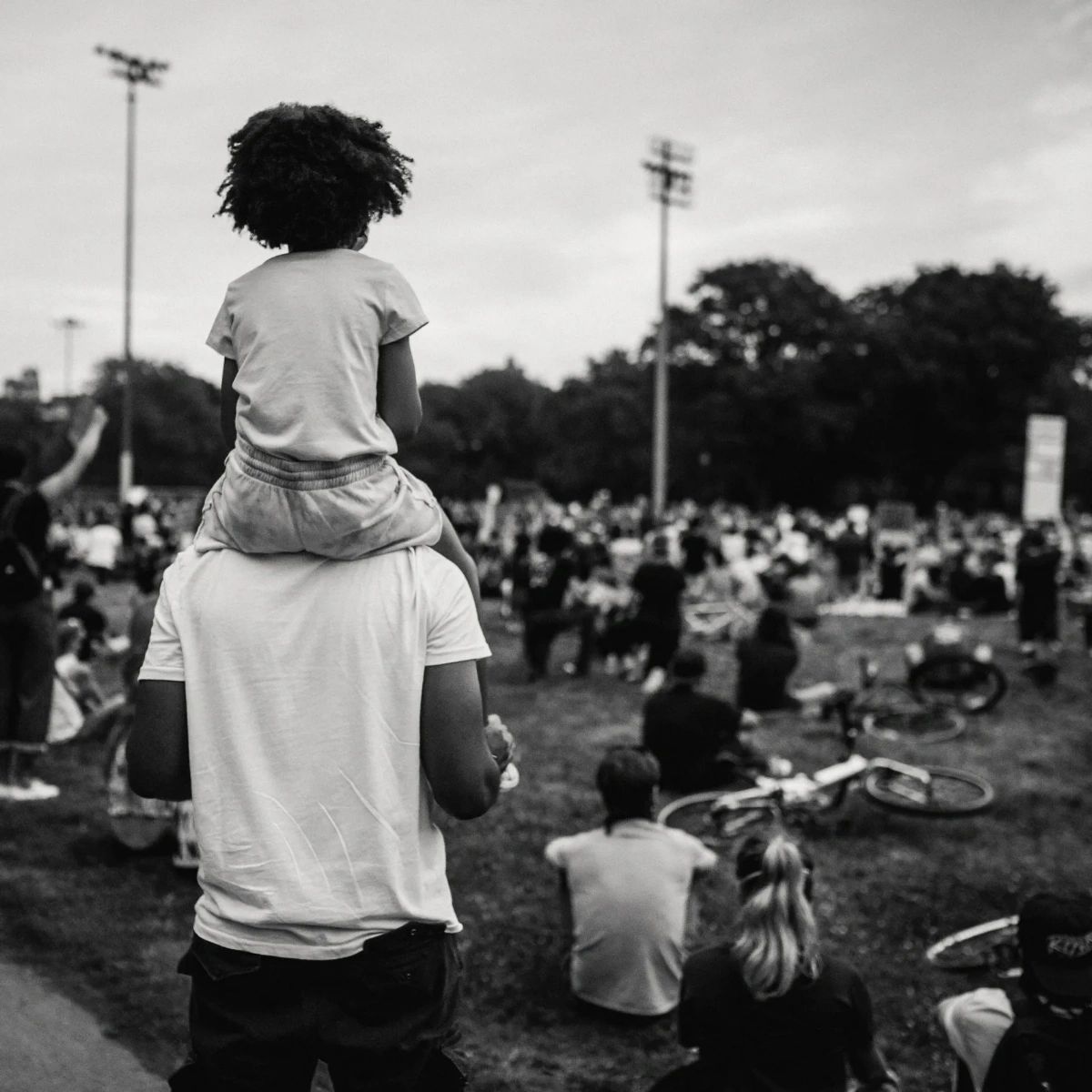 It breaks our hearts to see the children whose lives are deeply affected by having an incarcerated parent. How do you think we can reduce trauma for these kids? Share your ideas with us below! #HooverEnterprises #FreeMyFather #SentencingReform #MassIncarceration #EndTheDrugWar