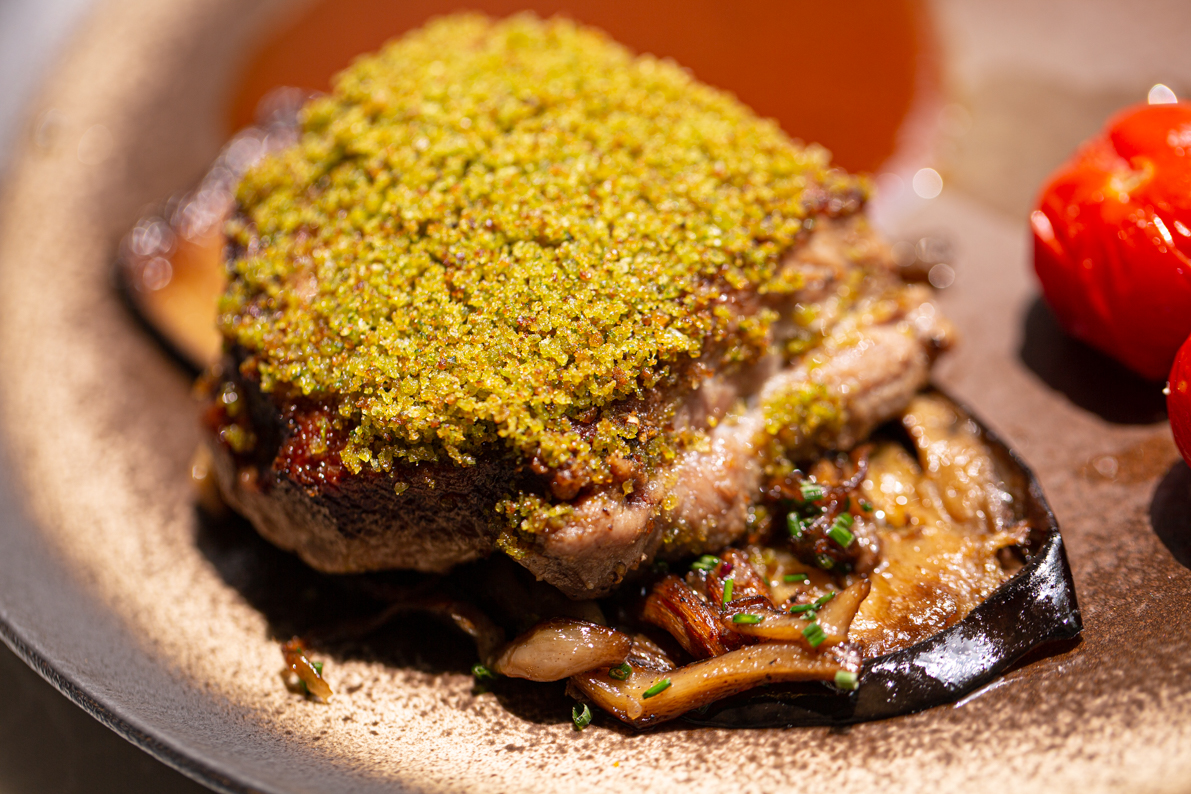 AubergeBaraque's tweet photo. En ce moment à la carte : Médaillon d’Agneau fermier en croûte et son jus à la sauge. (photo par Leonard Cohade)  #CLERMONTFD #CLERMONT #CHAMALIERES #ROYAT #CEYRAT #BEAUMONT #AUBIERE #RIOM #ORCINES https://t.co/6JBWhi02up