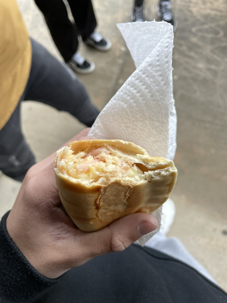 las mejores empanadas son las del liceo y .