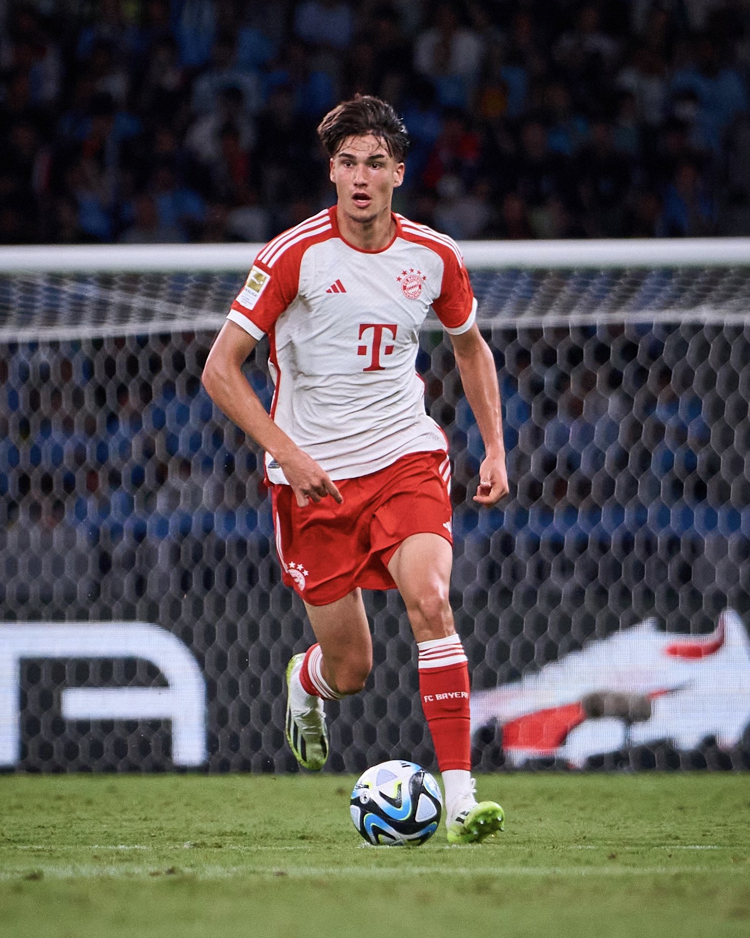 FC Bayern Brasileiro on X: "Antonio Tikvić (19), zagueiro canhoto, talento muito interessante de assistir! Estreia muito forte (contra Haaland) hoje. Ele rejeitou várias ofertas da Itália para ingressar no Bayern no