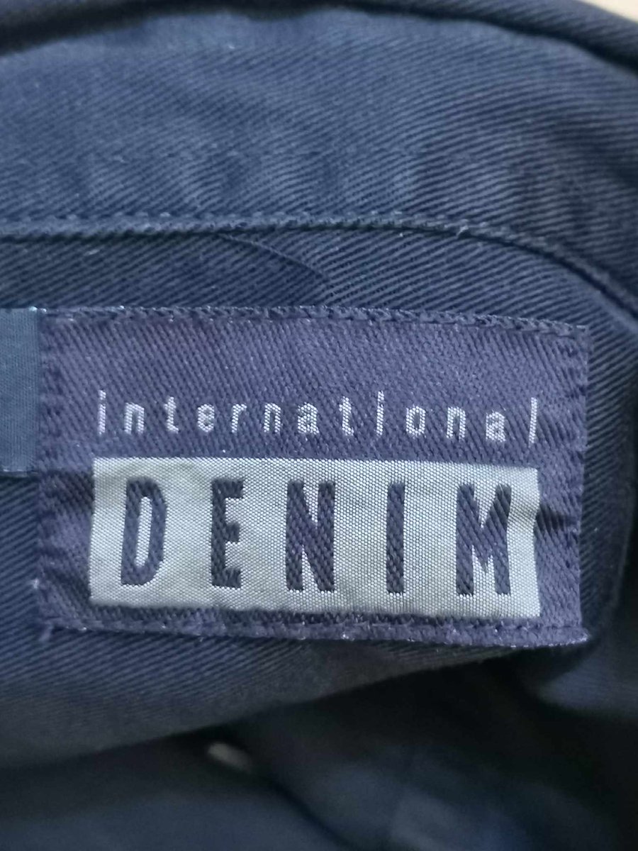 circular_sound's tweet photo. X-Files:
OFFICIAL "KEY EMPLOYEES"
heavyweight COTTON SHIRT 
with a sewn/embroidered logo / badge / emblems:
"denim international" logo buttons
MADE BY: #DENIM
Starring:
David Duchovny
Gillian Anderson
#Fox 
#Mulder 
#FBI 
@XFilesMuseum 
#XFiles 
#forsale 
https://t.co/j4vE5mBT4D https://t.co/QkKzmpXFez