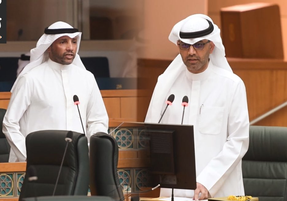 أسامه الزيد يقوله :

غلط اللي قاعد تسويه و تعطيل المجلس والجلسات تضر المواطن

مرزوق يرد عليه : 

أنت إسطبلاوي وتبع أحمد الفهد 😅

شوفوا مستوى عقلية ( رئيس المجلس ) ١٠ سنوات

كنا عايشين حقبه ما يعلم فيها الا ربنا 😇

.
.