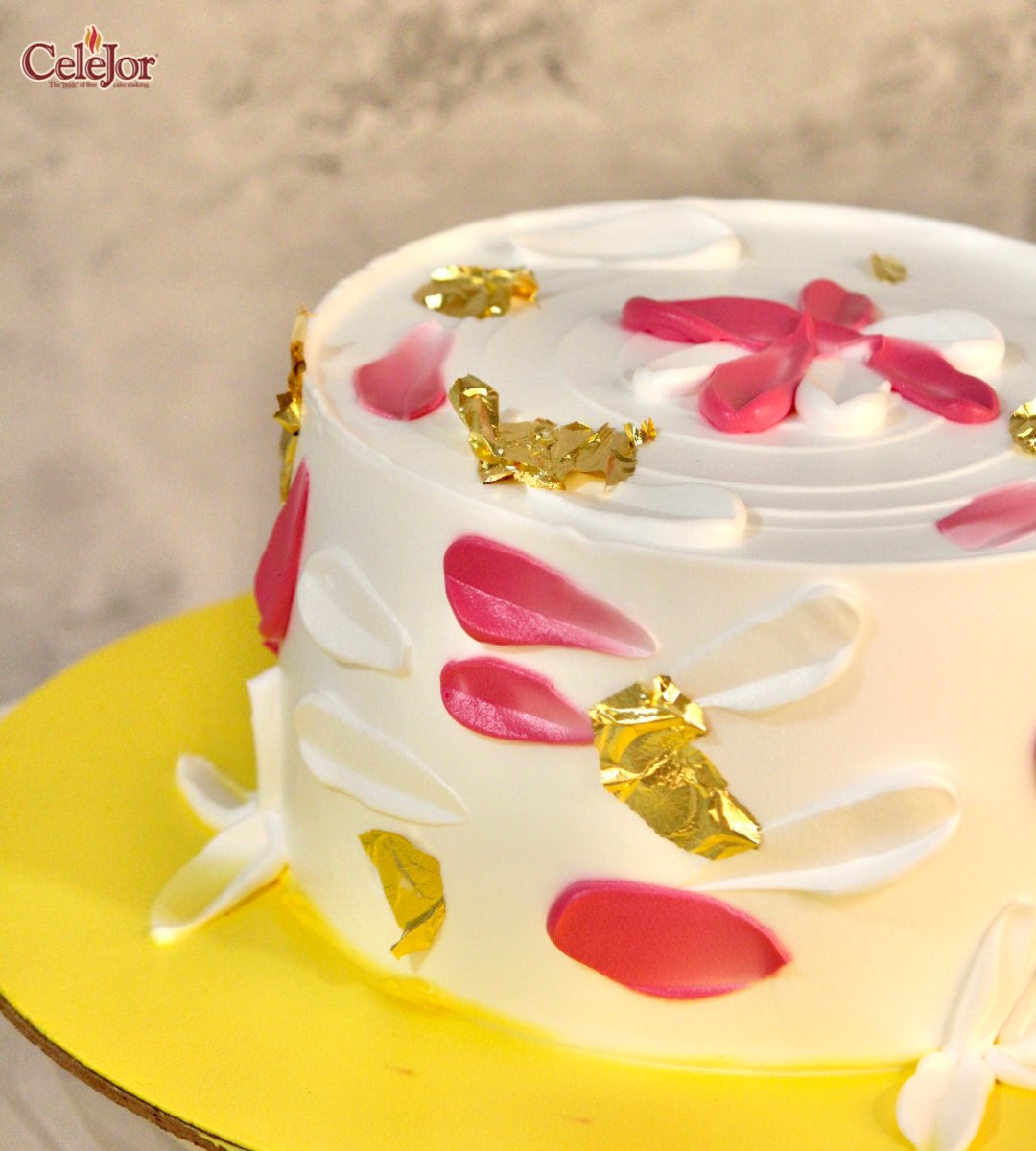 Slice, Savour, Repeat 🎂😋

To place your order, connect with us on 7045370022 / 022-23788000 

#birthdaycake #cake #mumbai #designercakes #designercake #customcakes #mumbaibakery #mumbaicake