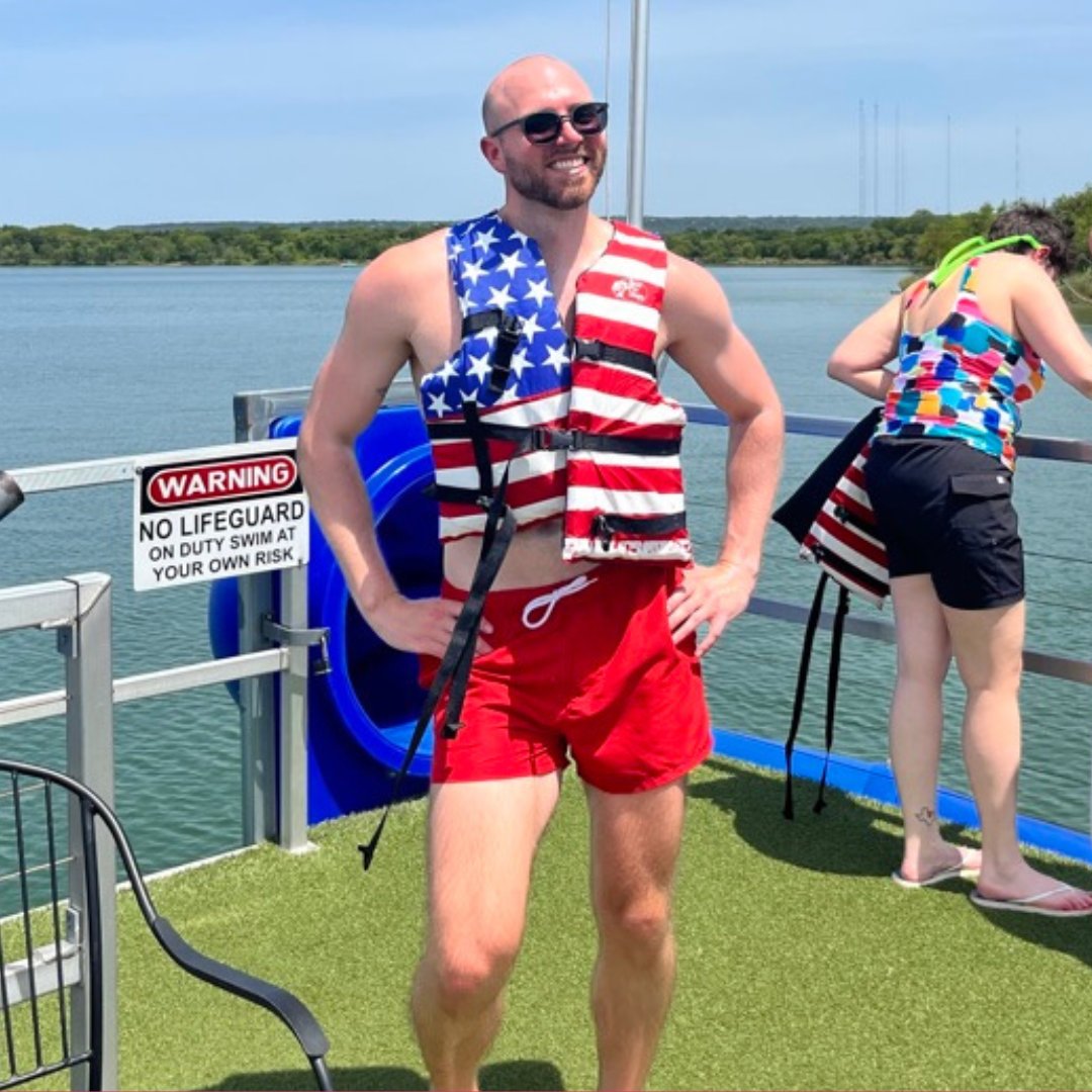 Our team recently enjoyed a boat party to celebrate another great and successful year as an agency⛴️ 🎉 It was a great bonding experience for the entire group and we look forward to another great year! #FullTeamAhead 🤩