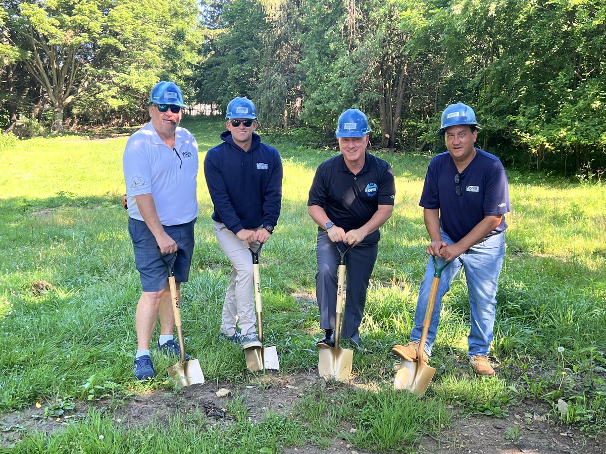 FiorilliConst's tweet photo. We are super excited to announce the new Townhouses Project for Miller Boat Line, Put-In-Bay, OH. The groundbreaking ceremony marked the beginning of an innovative journey in island luxury multifamily housing.
#FiorilliConstruction #BuildingTogether #MillerBoatLine https://t.co/8I3cWRXKil