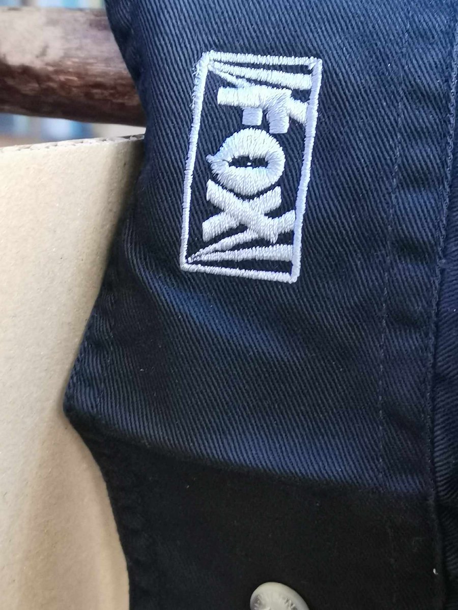 circular_sound's tweet photo. X-Files:
OFFICIAL "KEY EMPLOYEES"
heavyweight COTTON SHIRT 
with a sewn/embroidered logo / badge / emblems:
"denim international" logo buttons
MADE BY: #DENIM
Starring:
David Duchovny
Gillian Anderson
#Fox 
#Mulder 
#FBI 
@XFilesMuseum 
#XFiles 
#forsale 
https://t.co/j4vE5mBT4D https://t.co/QkKzmpXFez