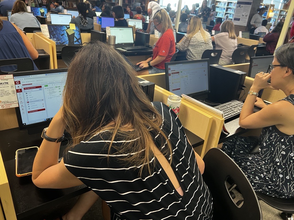 Cobb math teachers are learning about setting up their Digital Classrooms and leveraging the new District Coursework at Learning Engagement Institute! #engagecobb #cobbdigitaltransformation #ccsd