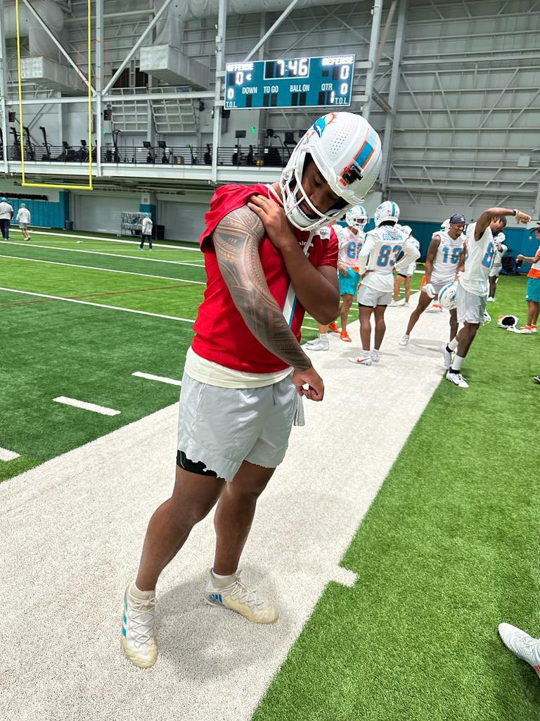 theMMQB's tweet photo. Tua got a full arm sleeve tattoo this offseason 👀🔥

(📸: @MiamiDolphins) https://t.co/qEK3txodOe