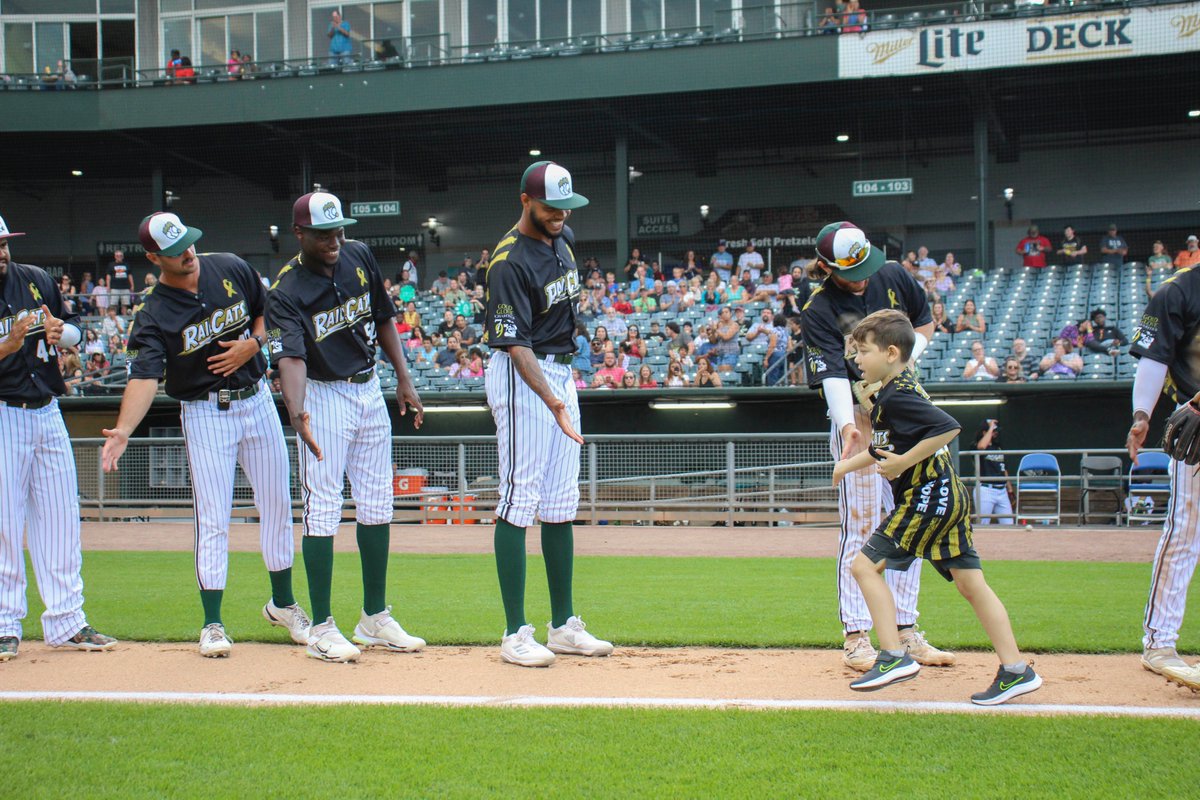 On Saturday we partnered with <a href="/GGCharities/">Mike Martin</a> to honor some special kiddos battling cancer. Big thanks to everyone who helped make this night happen!🎗