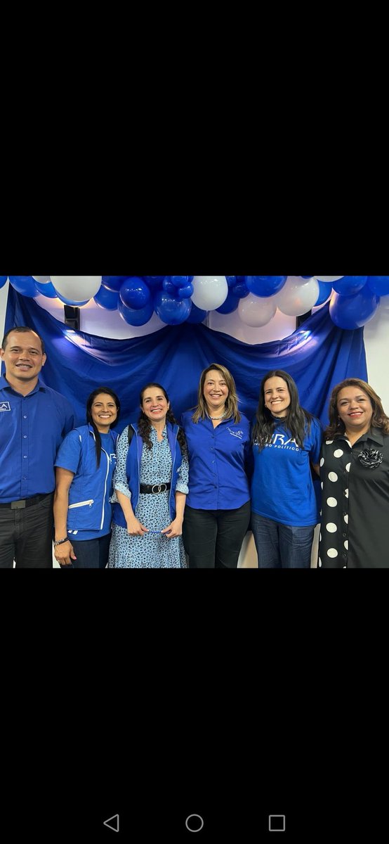 Sandram95886398's tweet photo. Hoy estamos de fiesta celebrando el cumpleaños  de Nuestro valioso partido político Mira..con valores y principios sirviendo cada dia a la humanidad.#23AñosMira https://t.co/71CIPvNdQN