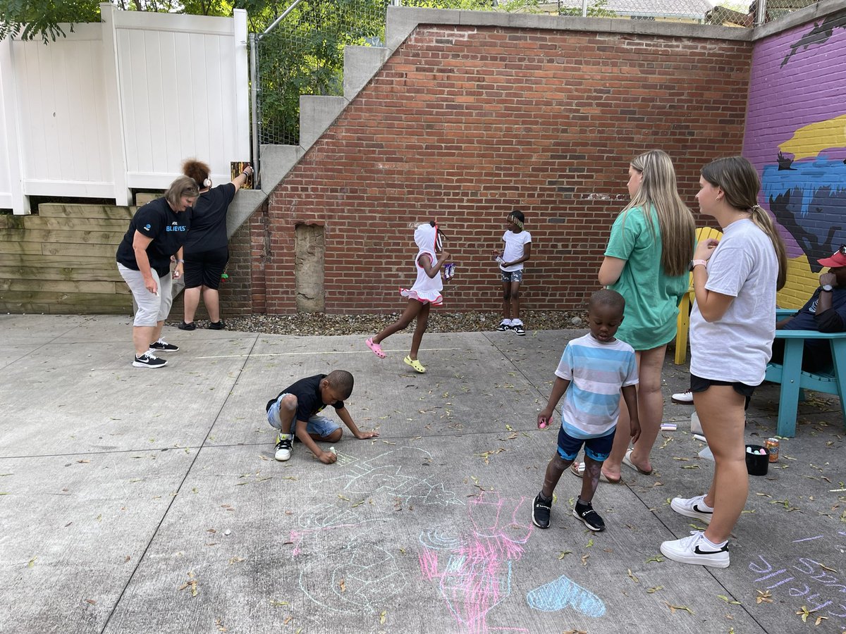 DanBrechbill's tweet photo. Too many pictures to post! We had a BLAST at the iPromise Village’s Back to School Backyard BBQ! Was so great to see so many AT&T family and friends come out to volunteer! #WeAreFamily #LifeAtATT #LJFF https://t.co/de1msSe9n0