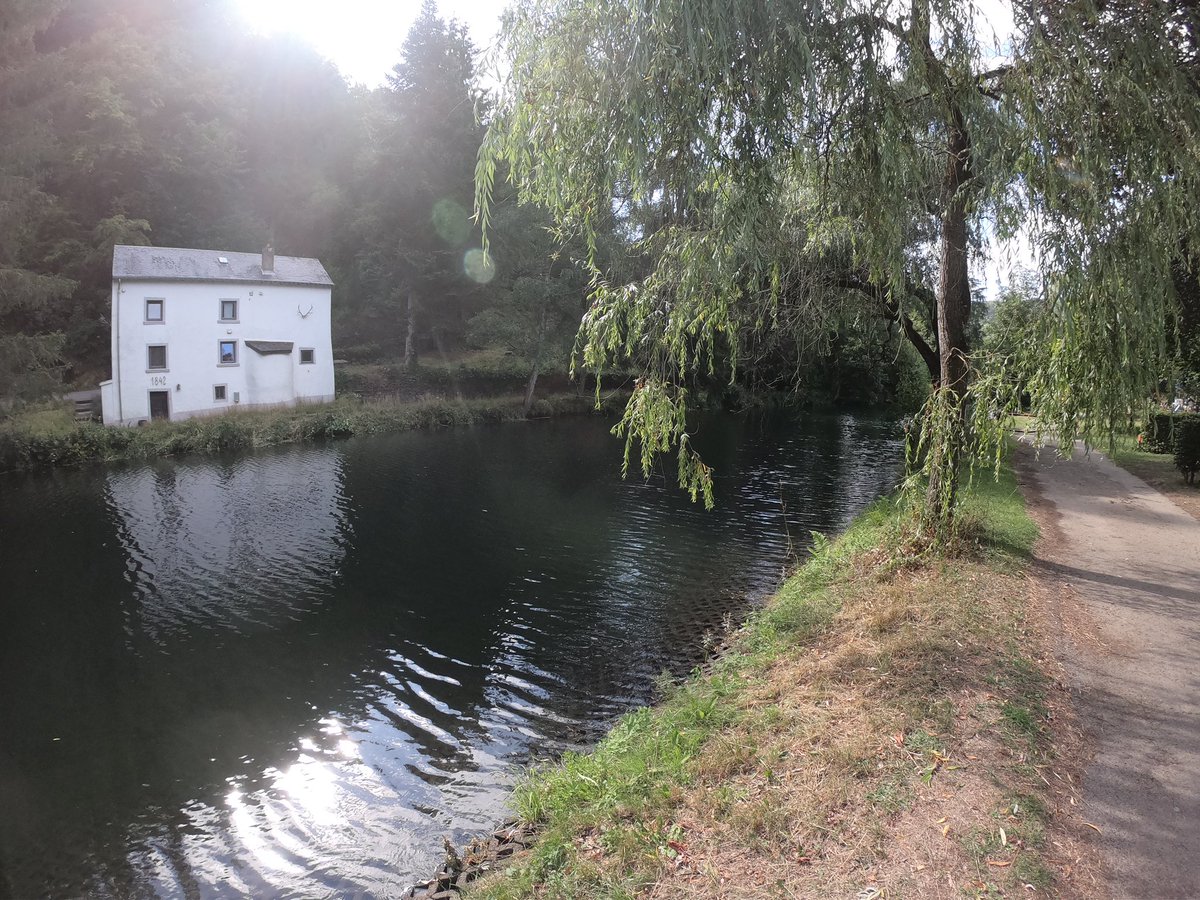 AndreasKlemens's tweet photo. Jetzt sind wir in Luxemburg 🇱🇺 bei Esch an der Sauer und das Wetter wird wieder besser. Wir sind bei Camping im Aal. Auch ein sehr schöner Stellplatz direkt am Fluss hier. https://t.co/fqDe1YM2rr