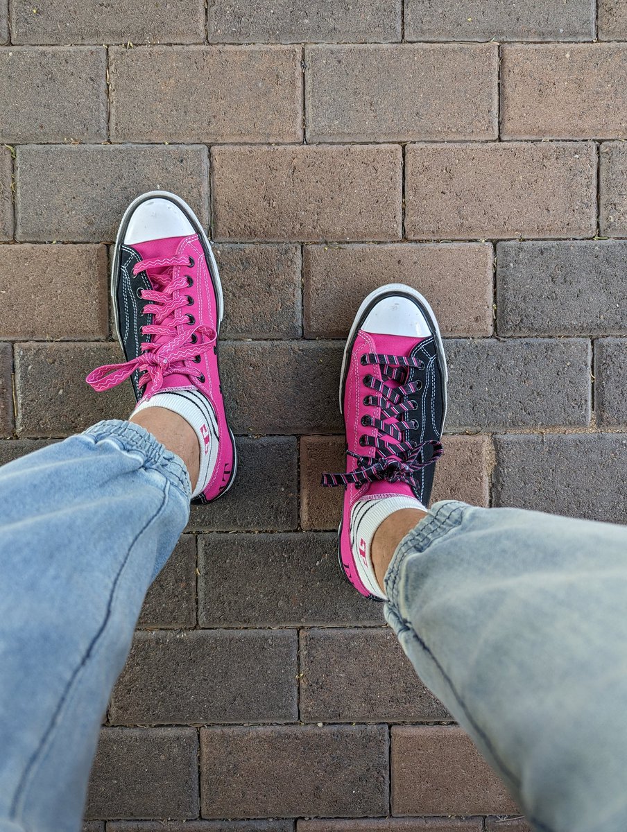 therandyknights's tweet image. Wednesday work fit. #tmobile #tmobilecareers #bemagenta