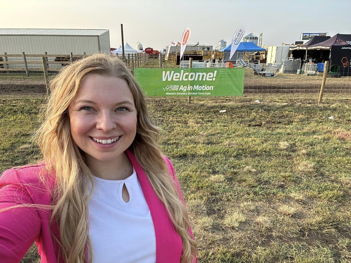 cj_bowditch's tweet photo. Was a Jam packed week at @AginMotion
Opportunities with @FCCagriculture and @SaskYoungAg to connect with producers, mentors and friends. This is the best farm show of the year and it just keeps getting better! #getinvolved #aglearning https://t.co/asniTvZhMd