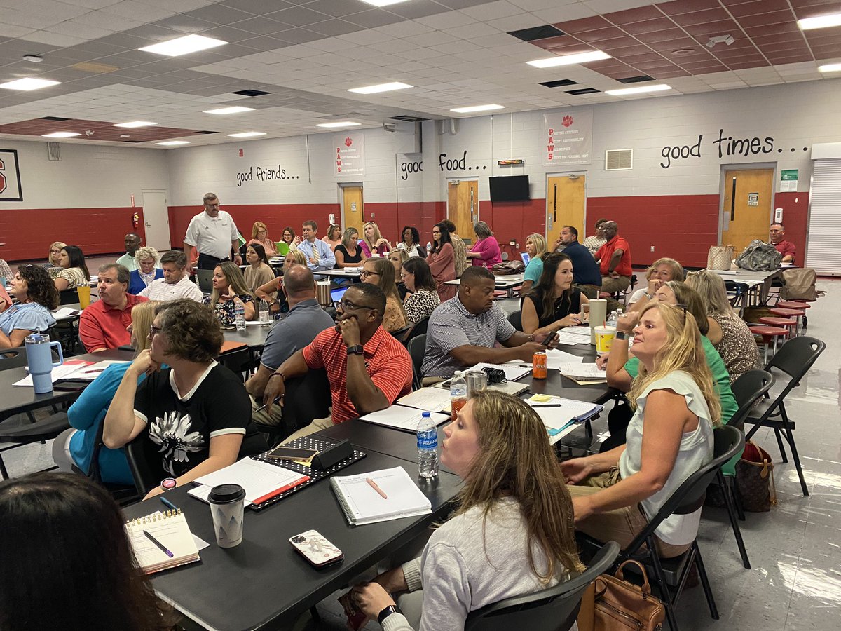 Batcipal's tweet photo. Leaders in Calhoun County engaging in conversations centered on PST. Making connections and looking for opportunities to grow - inspiring! Thank you for the invitation and collaboration @ccboe_news ! @AndreaWa1ker @JaimeGiangrosso @AlabamaMTSS @AlabamaAchieves @osiguy2020 https://t.co/Ctxgz2EK2f