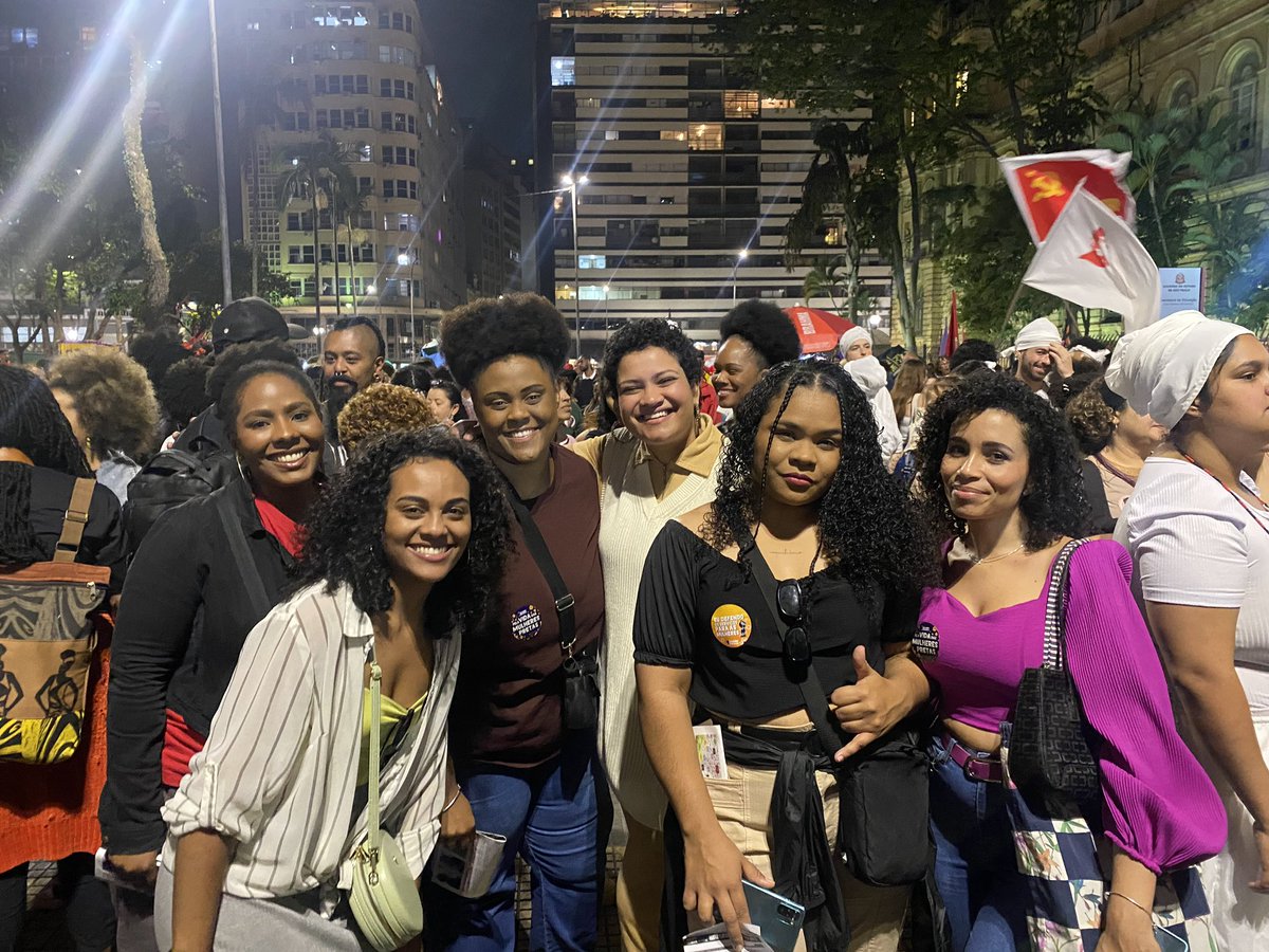 mnesaopaulo's tweet photo. Também clamamos justiça por Marielle e Luana Barbosa! 🕊️ Juntas, marchamos por um futuro melhor, pelo bem viver de todas nós! 💪🏾🌟

#marchadasmulheresnegrassp 
#MarchaDasMulheresNegras #ProtagonismoNegro #PorUmBrasilJusto #JustiçaPorMarielleELuana #MulheresNegrasEmAção https://t.co/qt8ZRwHigq