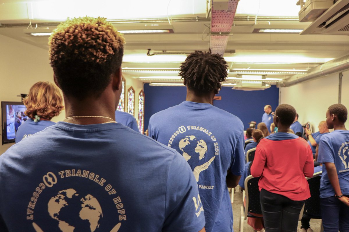 USPGglobal's tweet photo. Yesterday we welcomed the Triangle of Hope pilgrims to the office: a youth community that connects Kumasi, Virginia and Liverpool 🇬🇭🇺🇸🇬🇧
Full story coming soon.
#TriangleofHope #reconciliation #mission #youth #inspirational https://t.co/M03YmFlcXM