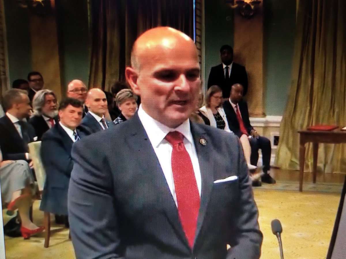 Congrats to the new minister of #OfficialLanguages @R_Boissonnault Helpful info: there are over 1 million English-speaking Quebecers needing support right now. #BonMandat #QcAnglos #cdnpoli