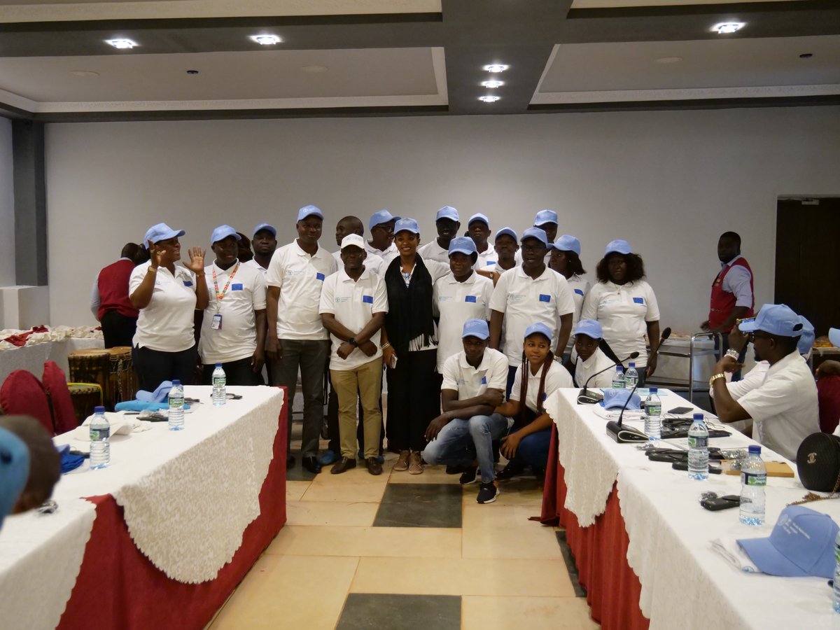 FAOGuineaBissau's tweet photo. Célébrons les réalisations de N'tene Terra aujourd'hui lors d'une conférence de presse avec notre partenaire, le gvt de #GuineaBissau, notre soutien #Unioneuropéenne, ainsi que toute l'équipe superbe de la FAO, qui a travaillé pendant des années pour la loi de la terre! https://t.co/ZGxkttpz2a