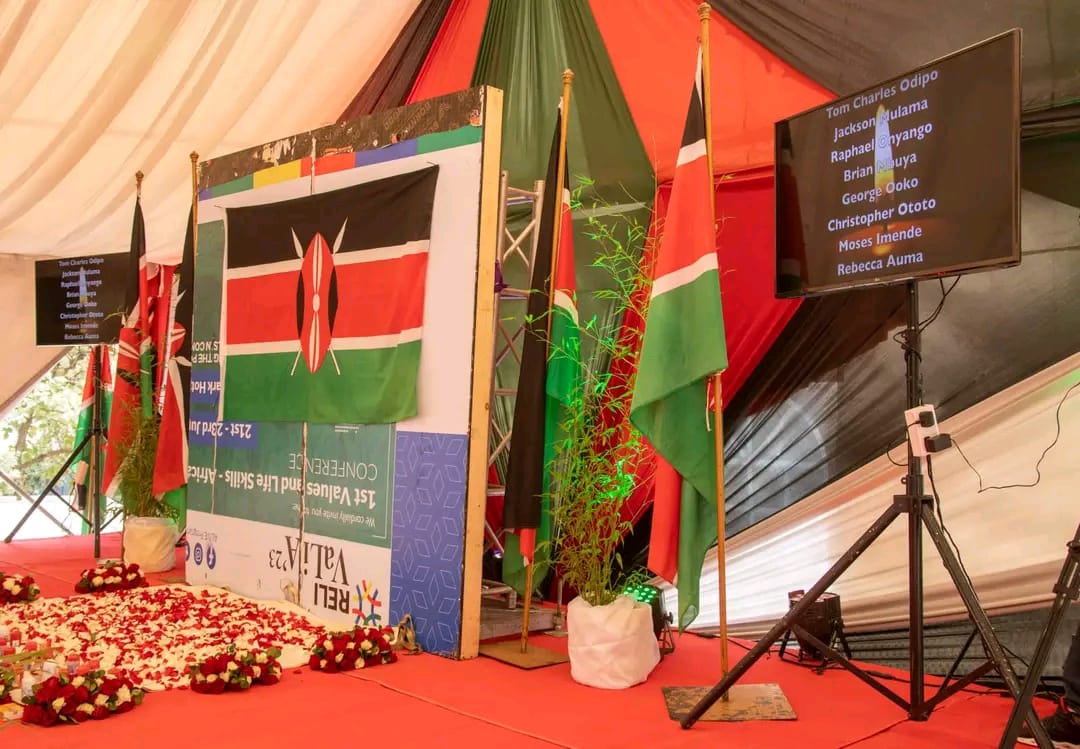 fokango's tweet photo. It is well with our soul..... and  to our leaders @RailaOdinga @MarthaKarua @skmusyoka  and the people of Kenya,  we shall overcome  cc @AzimioTv https://t.co/ai6yG4bKP7