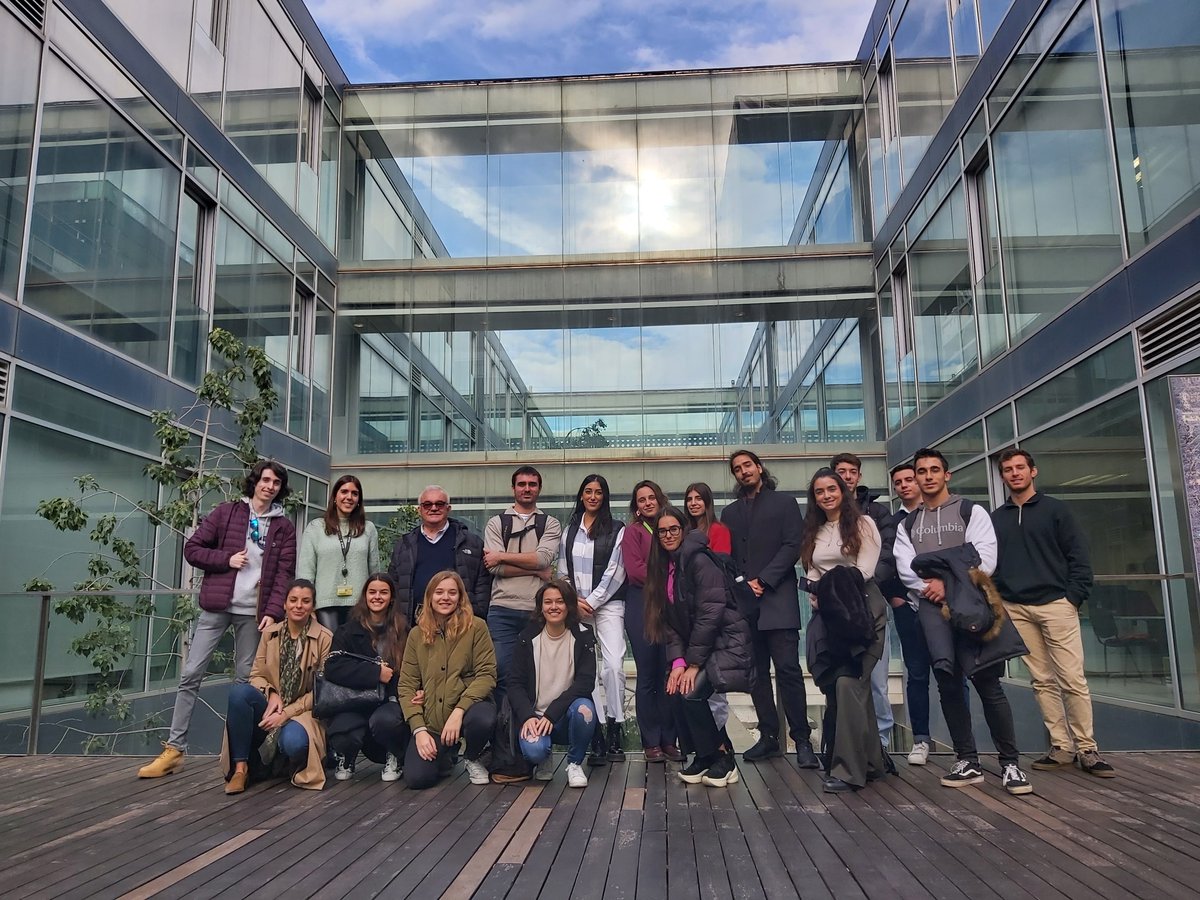 CPInnovacion's tweet photo. 💥🙋♀️ ¿Eres estudiante @UPV de grado, máster o doctorado con ganas de disrumpir?
¡Lanzamos la XVI edición del #ProgramaAkademia de innovación @FundacionBKT!
En la pasada edición 28 alumnos UPV aprendieron a “pensar al revés” para innovar
¿Te apuntas?👇
https://t.co/kxMpsY9Kwn https://t.co/4msN4oFKll