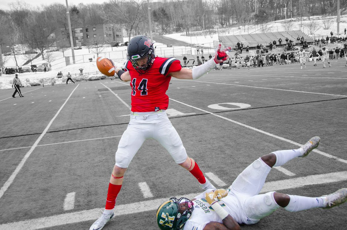 CoachMcFarland_'s tweet photo. 1️⃣4️⃣ days til report day 😤
#RedTime💯 https://t.co/CqDGJVSsDn