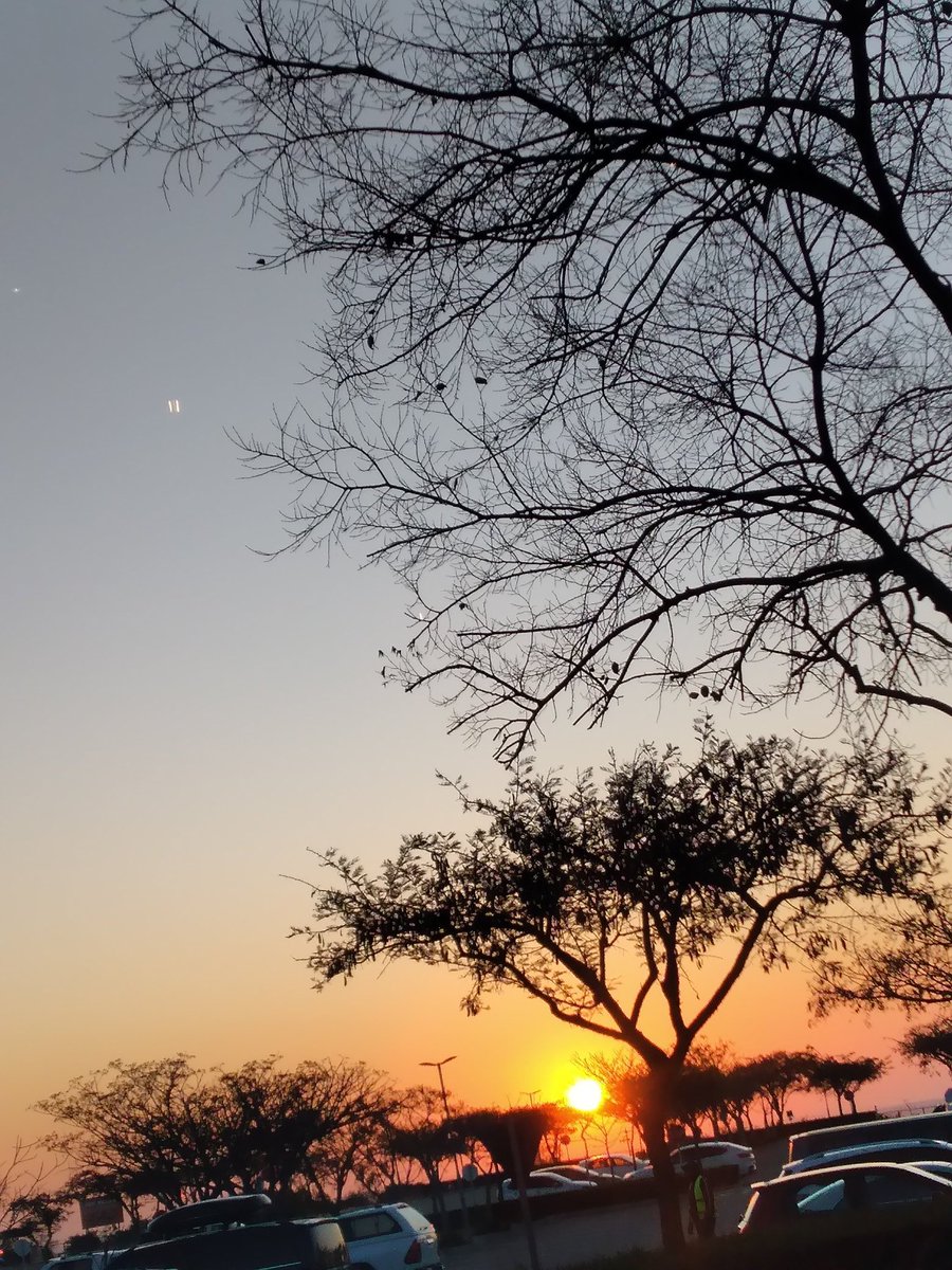 KeSeiphi's tweet image. Akani took this one. #ShareYourSunset