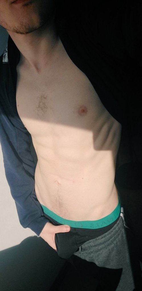 Pup_Hyporion's tweet photo. 🔵 Qui serais interressé que je fasse un cercle twitter ? 👀 🔵
Des exclus et autres surprise à prévoir 😝
#gay #cock #dick #bulge
@belgiumgay2 #nsfw #gaybe #gaylille #gaymer https://t.co/Hc3zM5o1x9
