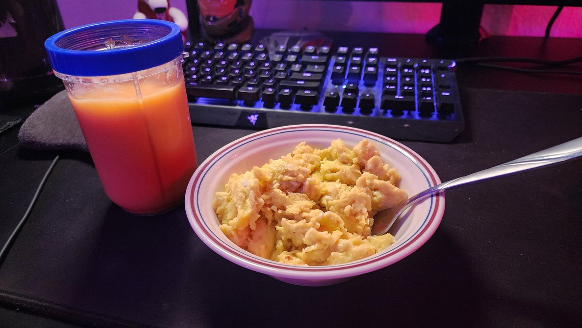 Daiwulf574's tweet photo. Best way to start the day right here! https://t.co/1ztsOEbpNF