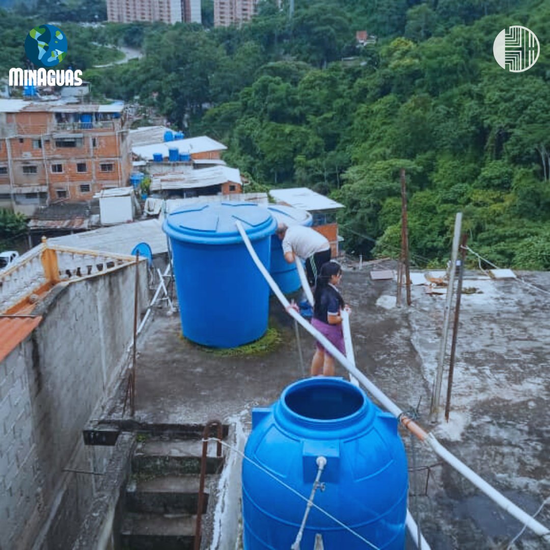 hidroven_ve's tweet photo. #PlanCisterna Desplegado en el sector La Rubia,
calle Negrón, parroquia Petare, eje Sur, municipio Sucre. Como medida de contingencia ante los trabajos que se realizan para restablecer el servicio en el Sistema Tuy II
@NicolasMaduro @RMarcoTorres @harolclemente https://t.co/LVjePttsX8