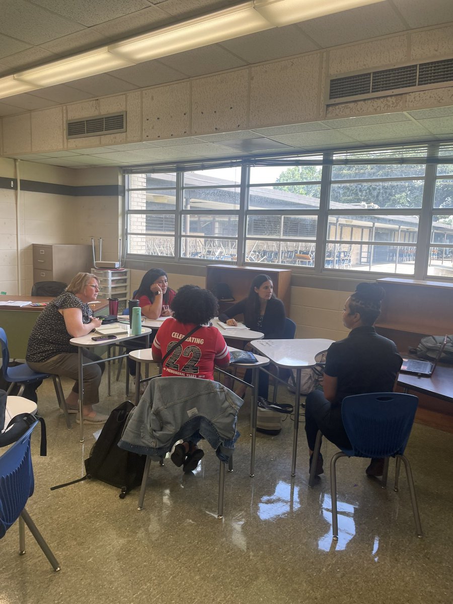 judarrah's tweet image. 3..2..1.. Blast Off!  District Literacy Coaches &amp;amp; Instructional Specialist prepping for August DSD.  Getting Ready 🚀#AldineRising @clynvan1