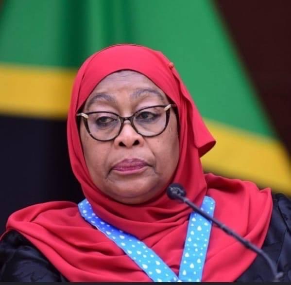 This Famous tourist is welcome to Kenya at all times. She’s free to come and witness the beauty of POKOT culture. Lakini hii ya Handsheki…. Samahani Mama.