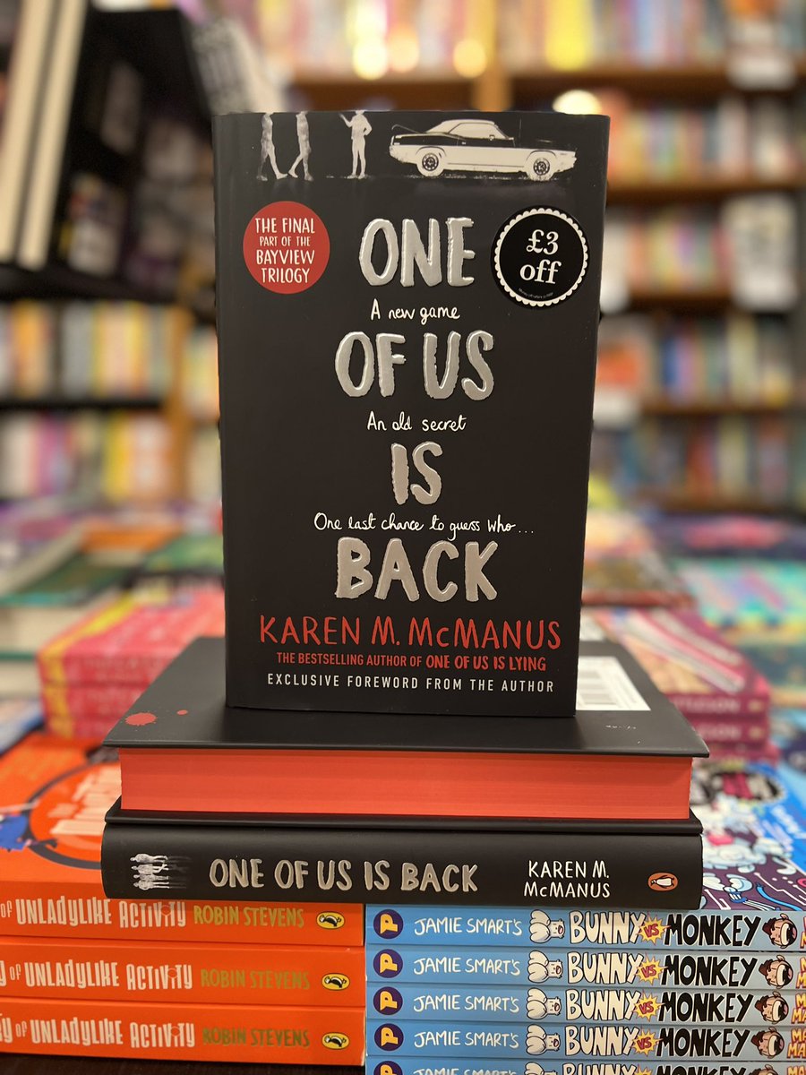 WatNewtonMearns's tweet photo. Guess who's back?
(And guess who's resisting the urge to sing Eminem? ยซ ) The 3rd instalment in the Bayview Trilogy is out now! The Bayview Crew just can't catch a break. #oneofusisback #karenmmcmanus https://t.co/79SctIthcy