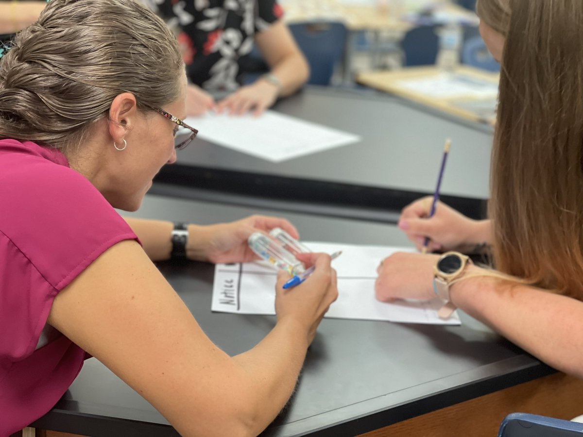 Humble_2ndSci's tweet image. Do science to learn science!! Our new secondary science teachers are eager to have their students BE scientists in their classrooms! #ALLstudentsAREscientists #explorebeforeexplain #rootedintherealworld  #doingsciencedaily