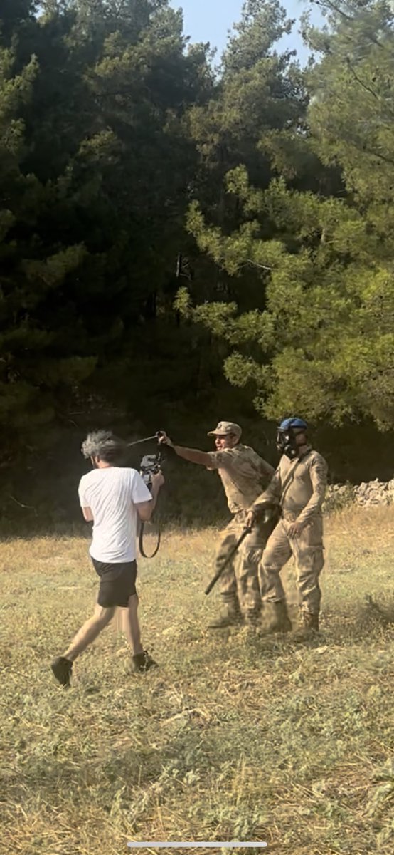 Jandarma tarafından çekim yapmam engellenip doğrudan gözlerime biber gazı sıkıldı.