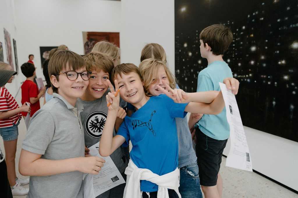 Fester Programmpunkt vor den Ferien: Die Bildungswoche! Diese ist am Sonntag mit einem großen Familientag zu Ende gegangen. Wir freuen uns über eine sehr erfolgreiche Bildungswoche 2023 mit insgesamt 3.817 Teilnehmern. Mehr entdecken 👉 staedelmuseum.de/de/programm/bi…