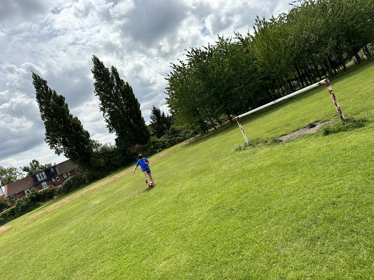 kevsauno's tweet photo. When I were a lad (👴) this is what we done everyday during the summer holidays ⚽️ #SummerHolidays #7WeeksOff #🫨 https://t.co/dqjUIsXFtp