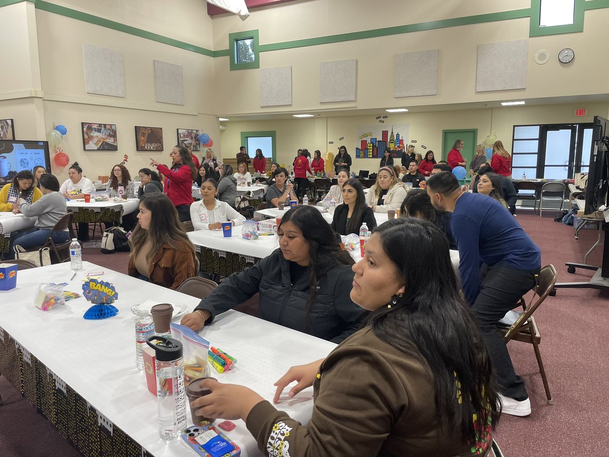 AlisalUSD's tweet photo. Good morning, Alisal! It’s the first day of the new teacher academy, and we’re welcoming 35 new teachers and 10 additional certificated staff. Bienvenid@s to the #AlisalStrong #alisalfuerte family! https://t.co/K55mkYxbim