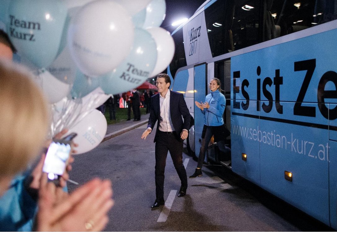 EvaStegen's tweet photo. #CamBuildr
Vorgeschmasck auf die nächste #BTW?
Targeting birgt die Gefahr, daß Parteien unehrlich agieren, um ihren Kandidaten ins Amt zu hieven; da�� sie einem Teil der Bevölkerung etwas anderes erzählen als dem Rest.
#Microtargeting #DarkPosts
https://t.co/qkl0vIGuYM @brodnig https://t.co/JZArRc5BgF