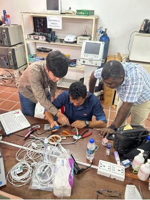 assistintl's tweet photo. Without #Biomeds available, small malfunctions frequently put entire machines out of commission leading to lapses in patient care. In #Cambodia, we are working to solve this. #TheyMakeItWork #NationalPediatricHospital

@GE_Foundation
@CalmetteHospi
@TheUHS https://t.co/nOYhi6hMN3