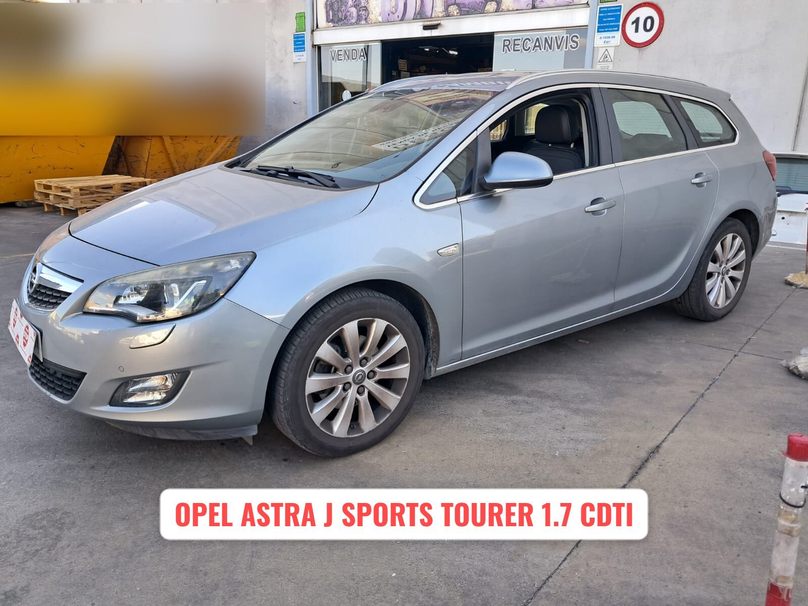 Opel Astra J Sports Tourer 1.7 CDTi 16V Vehículo de desguace (2011