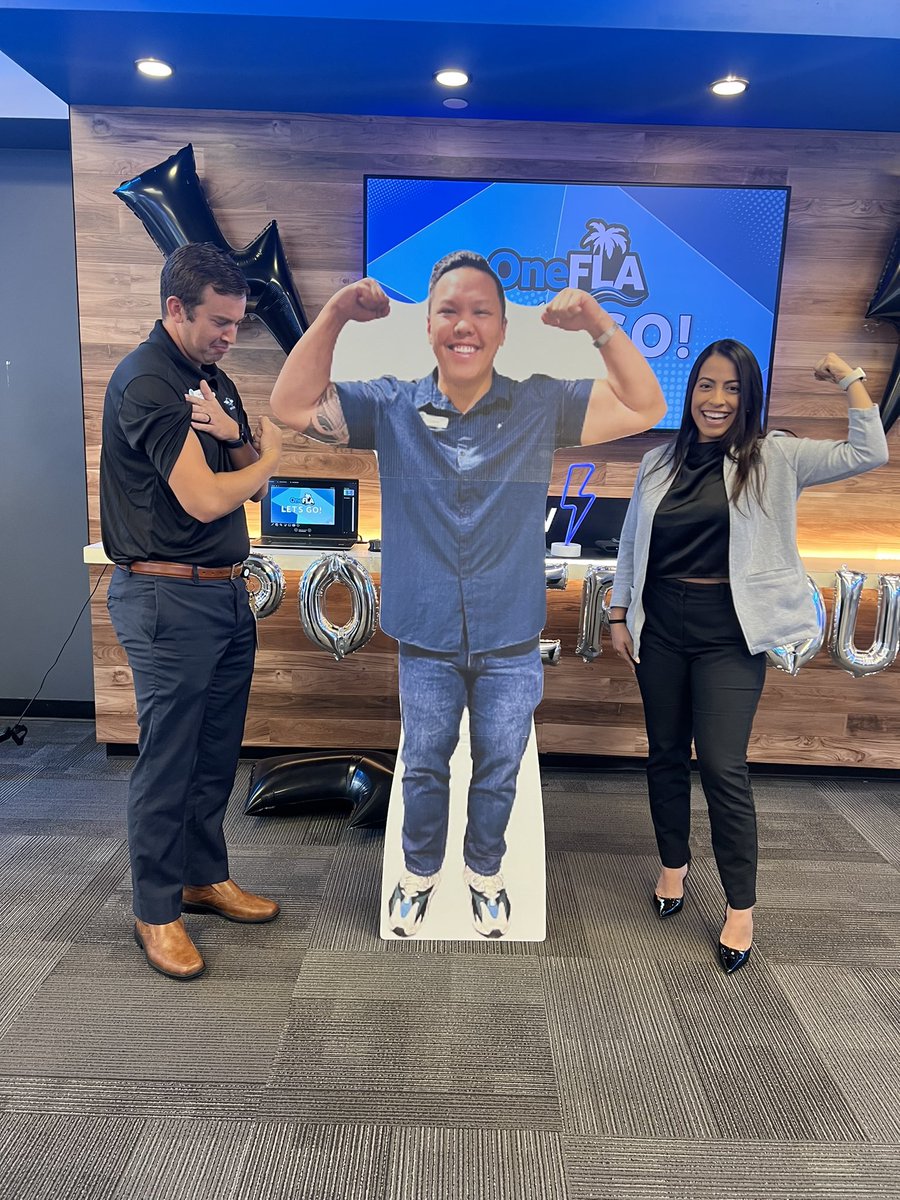 ASM_Carmen's tweet image. The best in the business, getting insight on the business, ¡mi gente!🌐💥 #RoyalFlush #LifeAtATT #ItsAFloridaThing #TheStrongestDOS